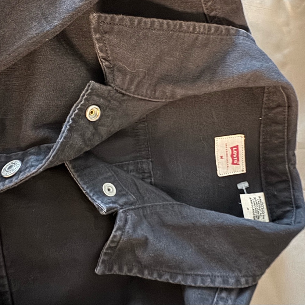 Sz M Levi’s Ellie Denim black dress. Snap front long sleeve. Cute! NWOT - Picture 11 of 11